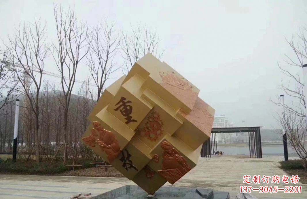 常州不锈钢魔方雕塑给景观增添丰富多彩