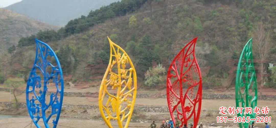 常州不锈钢景区镂空树叶雕塑——美妙的自然之美