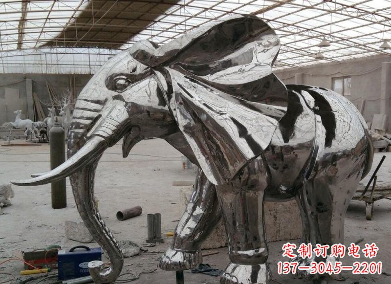 常州不锈钢镜面大象雕塑——独特的艺术精品