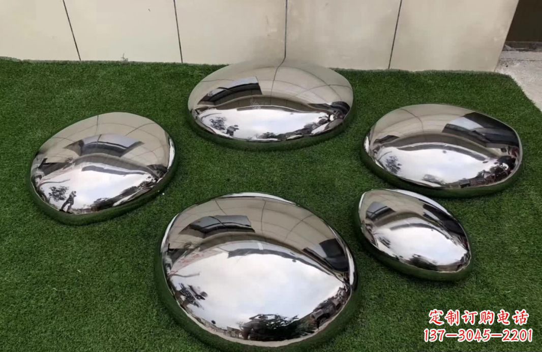 常州精致灵动的不锈钢鹅卵石雕塑