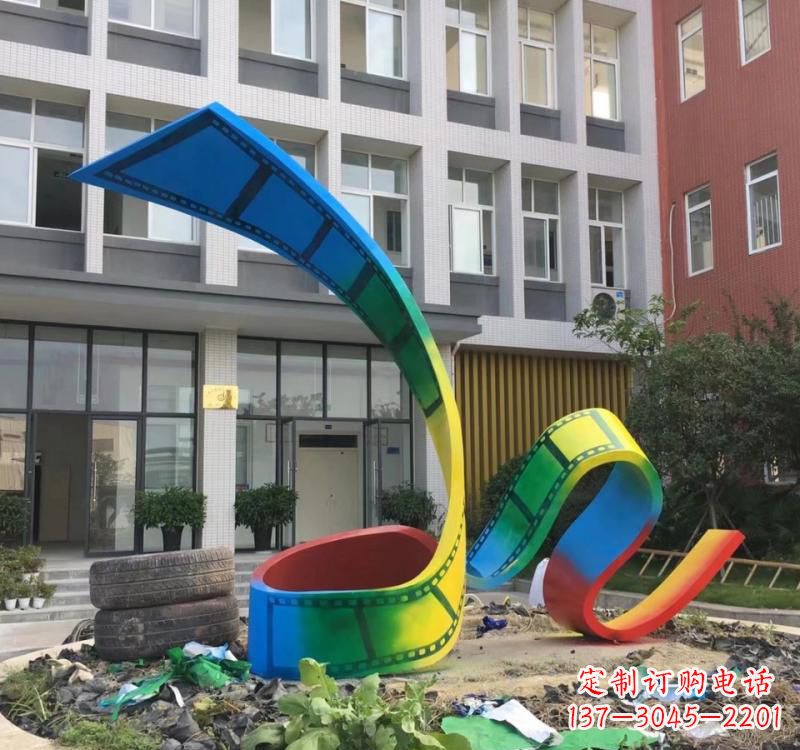 常州不锈钢烤漆艺术胶卷雕塑