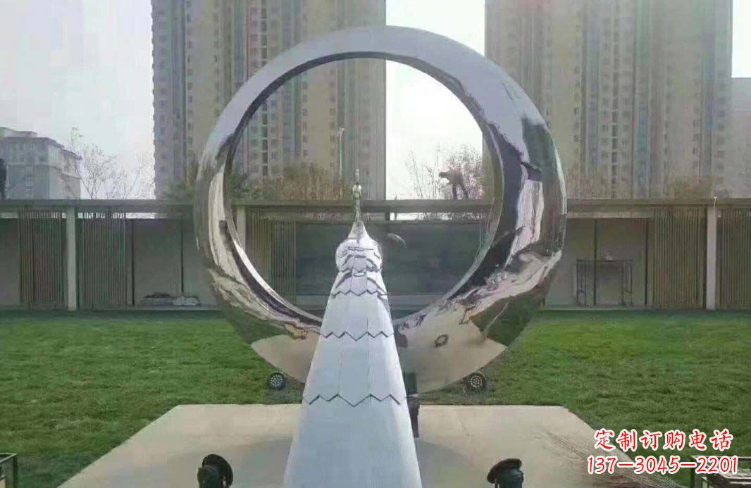 常州不锈钢孔雀圆环雕塑