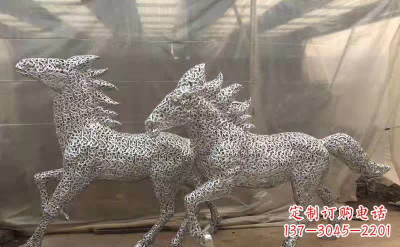 常州不锈钢镂空奔跑马雕塑 