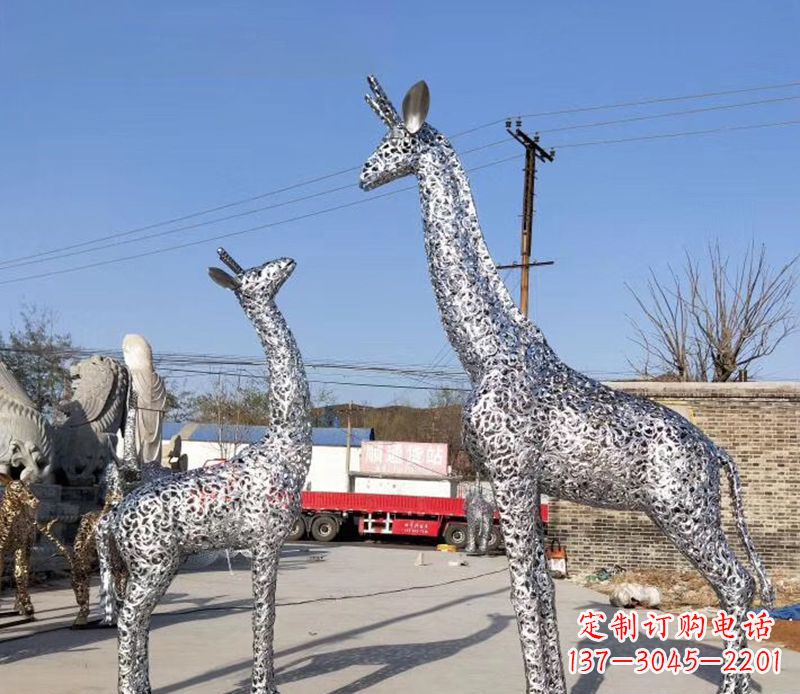 常州不锈钢镂空长颈鹿雕塑