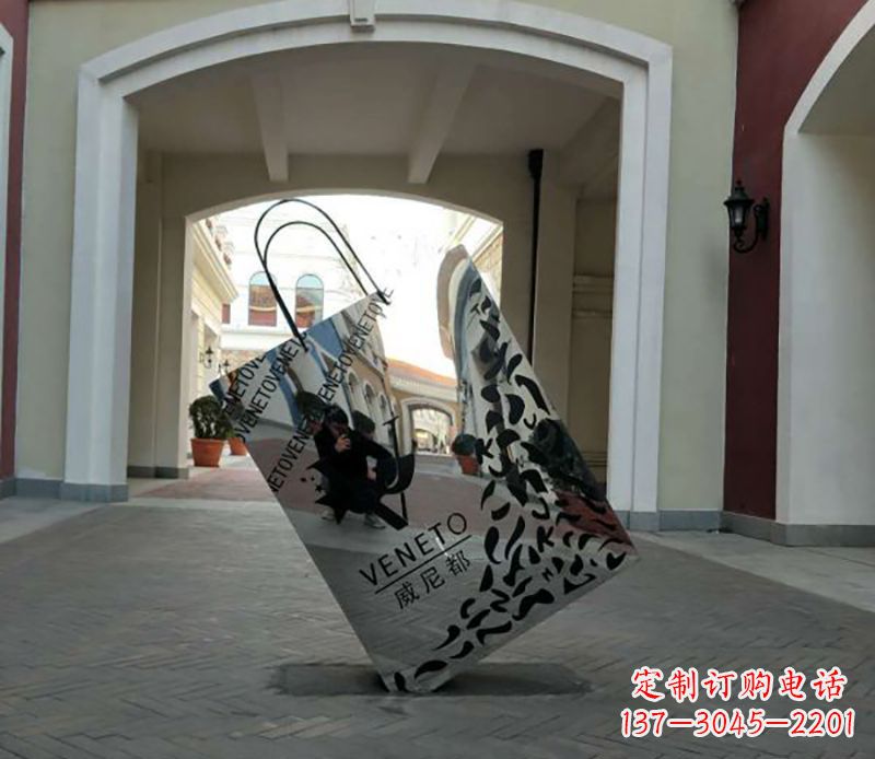 常州不锈钢镂空购物袋雕塑