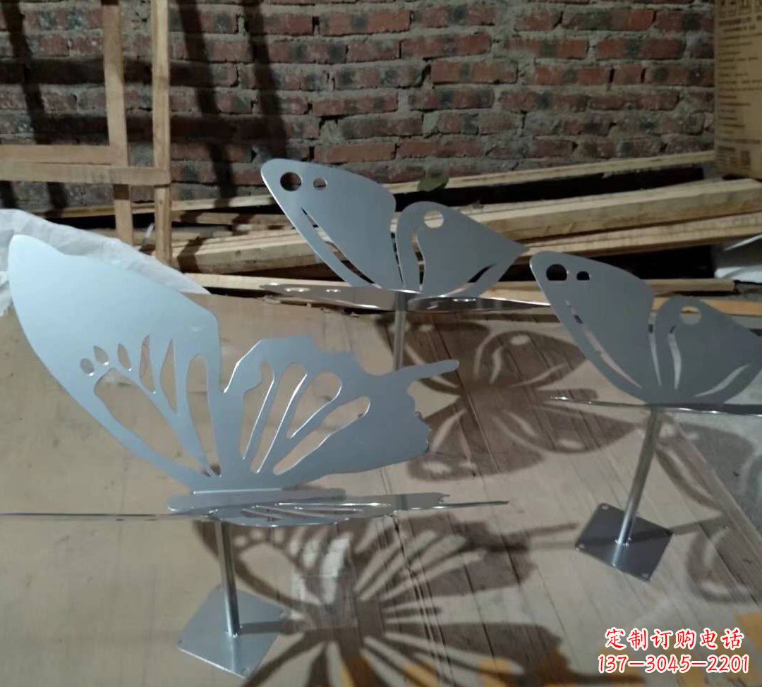 常州蝴蝶之舞不锈钢镂空蝴蝶景观雕塑