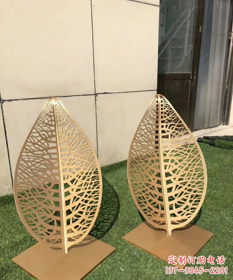 常州不锈钢镂空树叶雕塑11