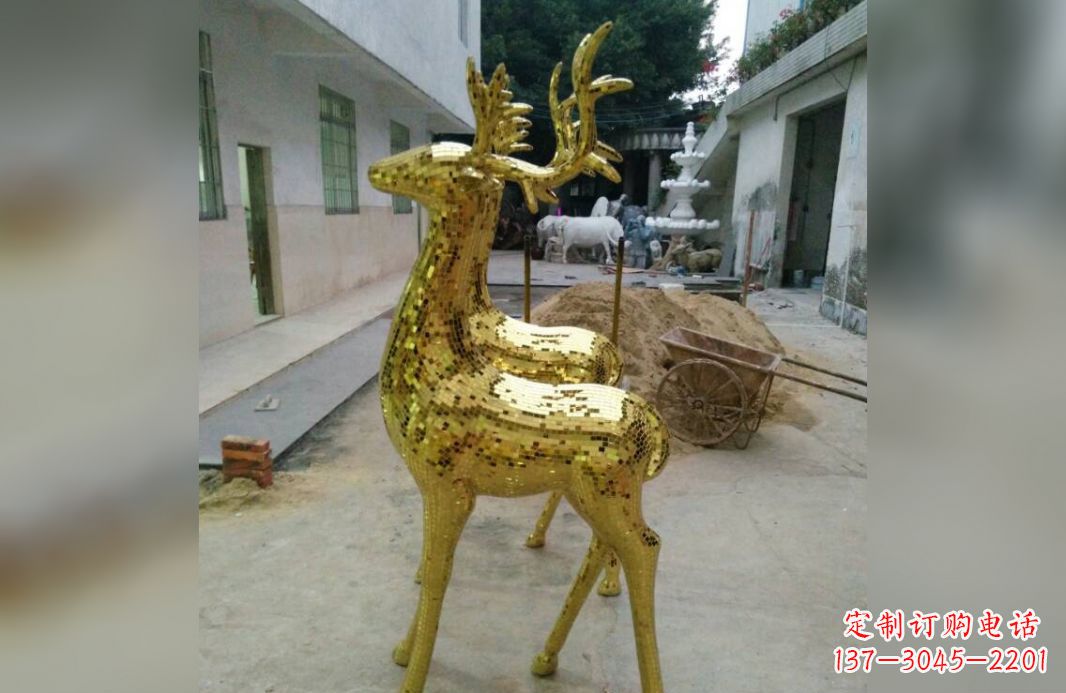 常州不锈钢鹿公园的动物雕塑