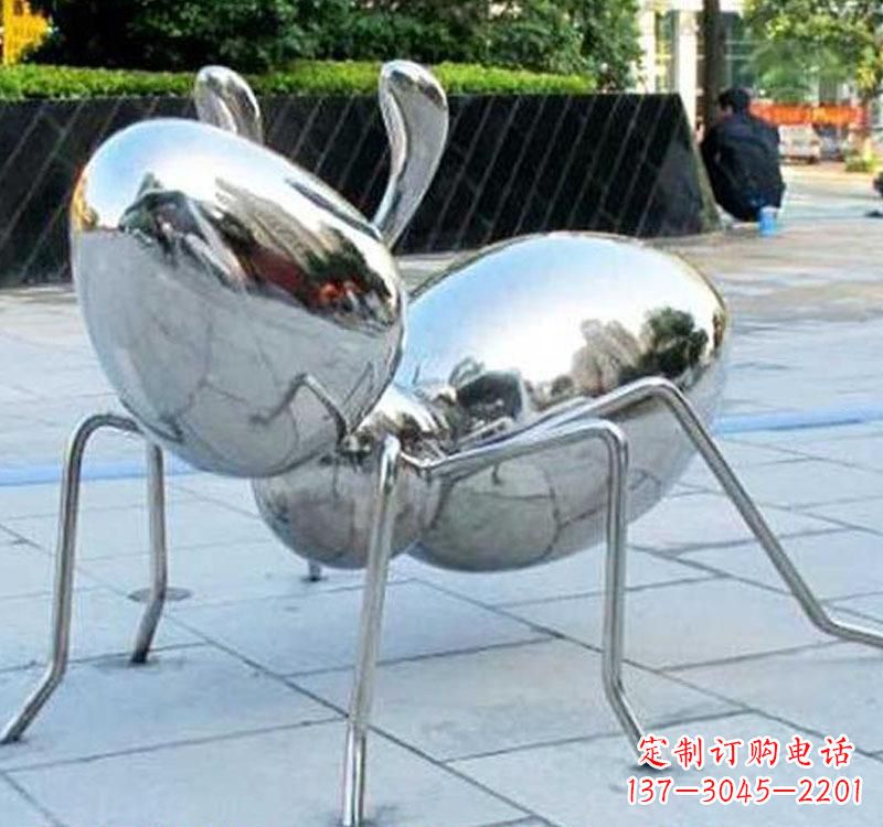 常州不锈钢蚂蚁雕塑一座象征努力的艺术作品