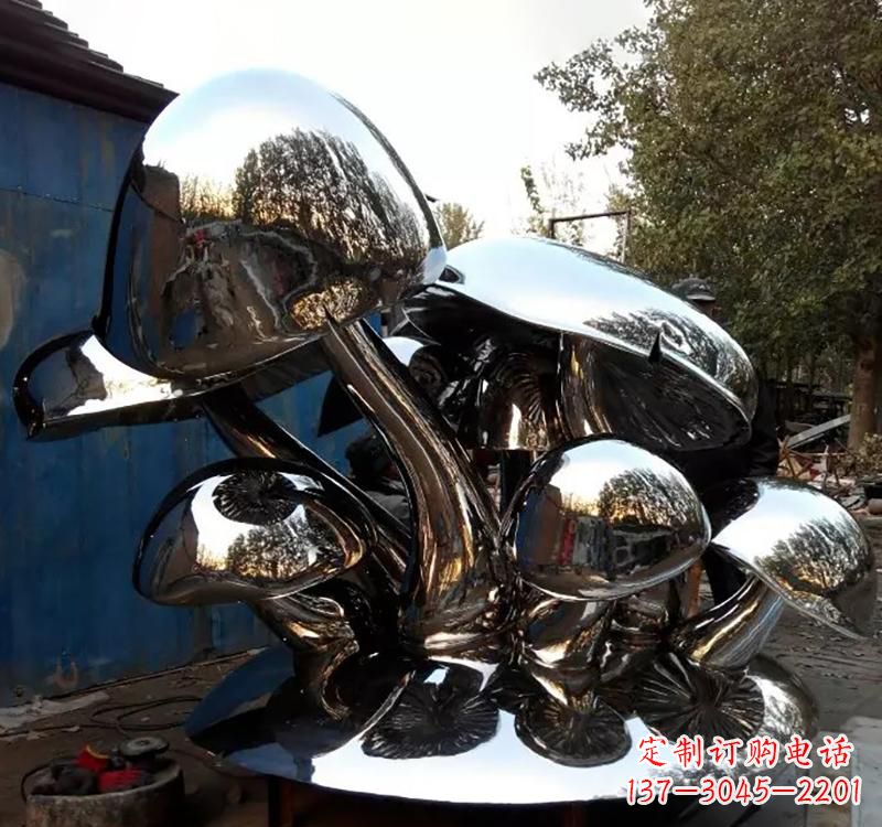 常州不锈钢蘑菇雕塑给空间增添活力