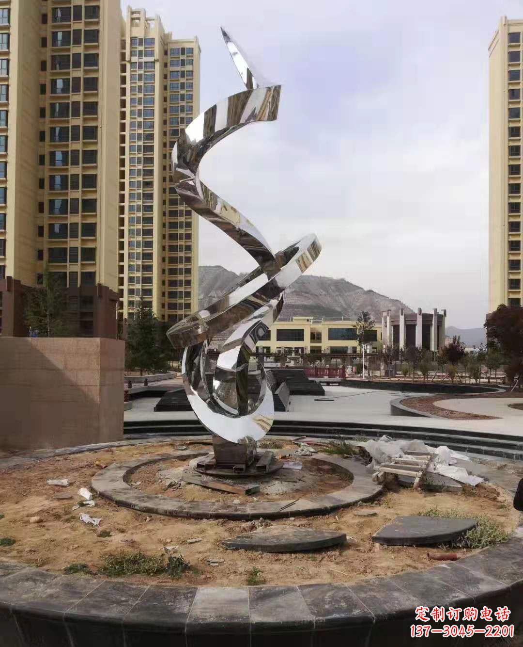 常州飘带雕塑美化城市空间的艺术