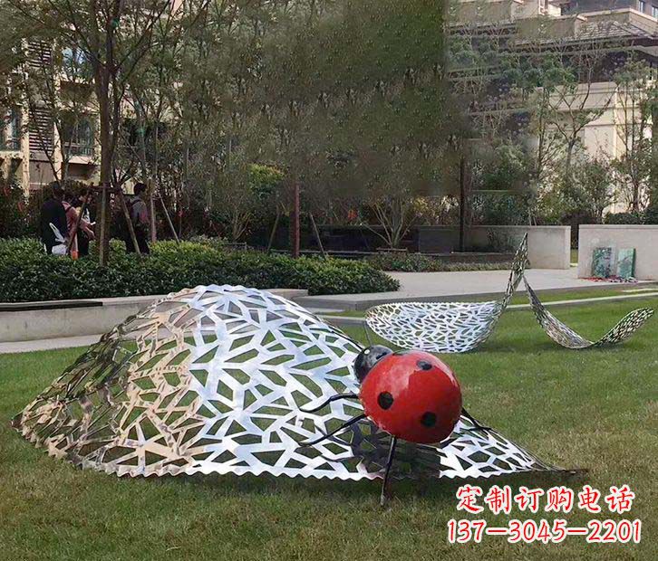 常州不锈钢瓢虫雕塑令人惊叹的艺术之美