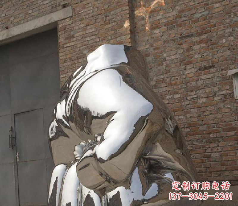 常州不锈钢拳头雕塑