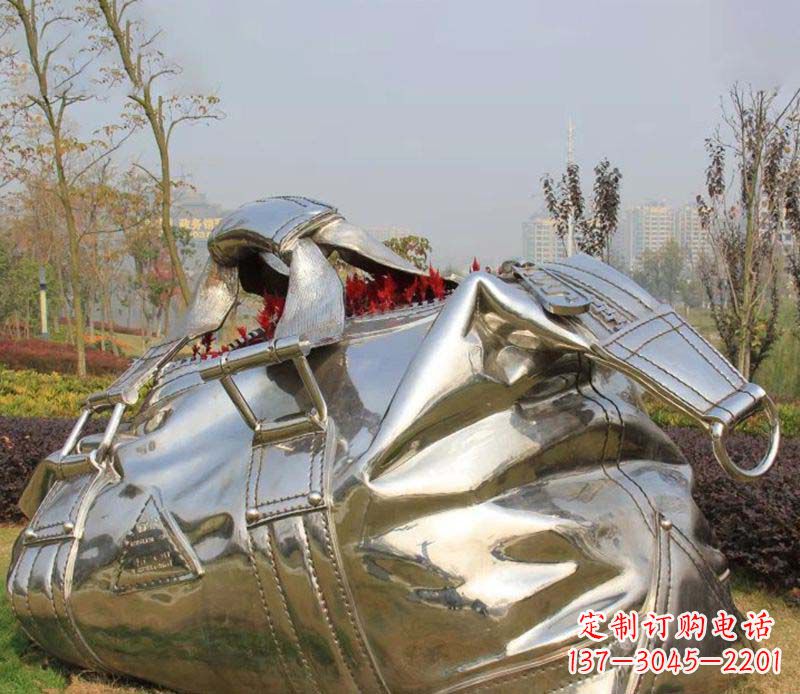 常州精美不锈钢手提包雕塑