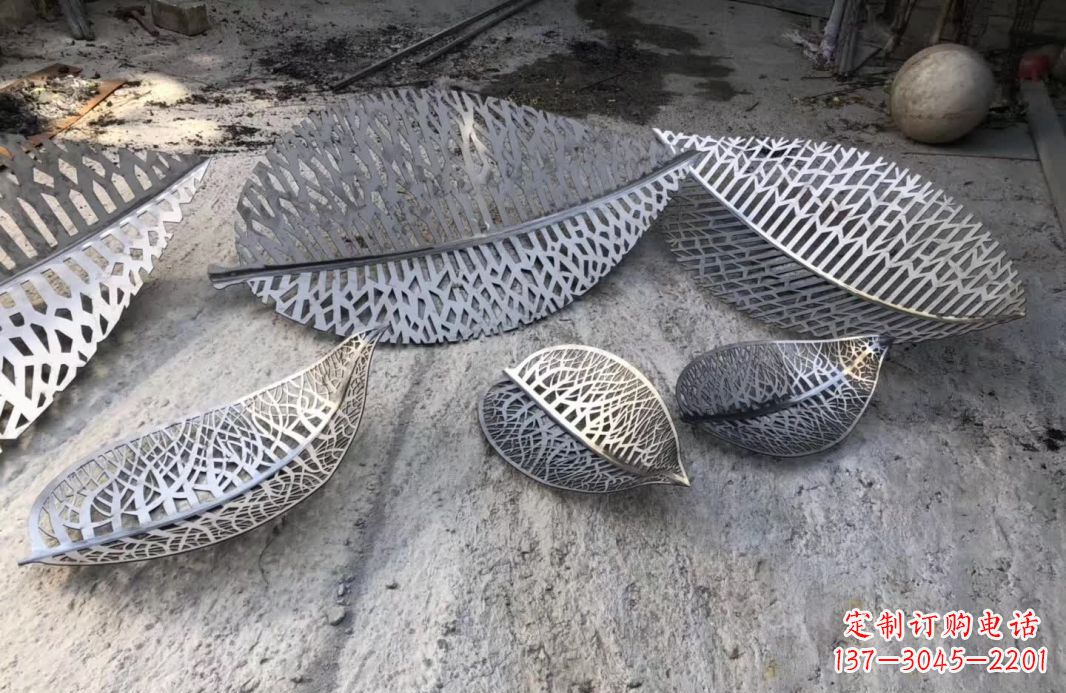 常州优雅的不锈钢树叶雕塑