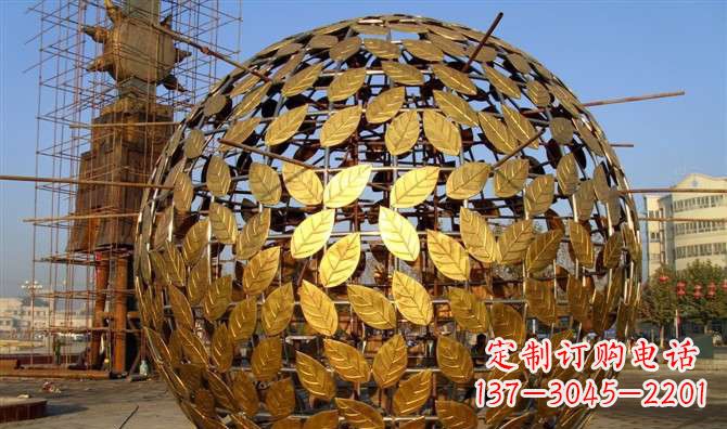 常州不锈钢树叶镂空球景观雕塑 (2)