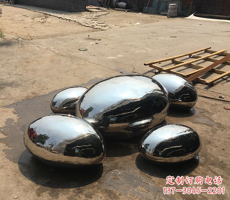 常州不锈钢水滴雕塑给景观增添独特魅力