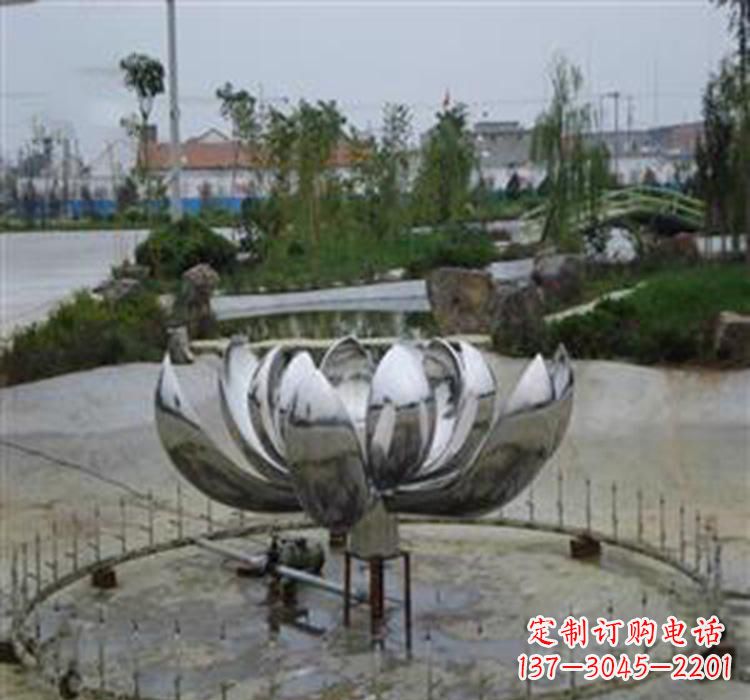 常州不锈钢荷花雕塑营造美丽水景