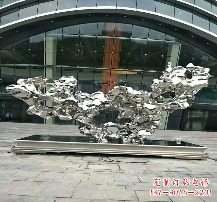 常州灵动的太湖石雕塑