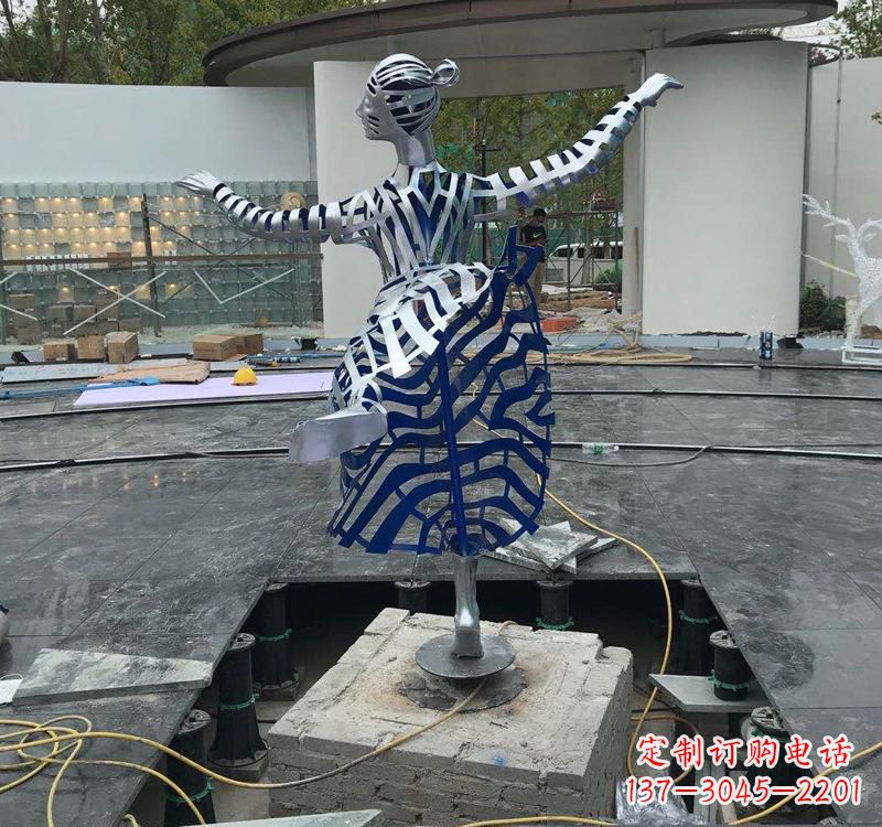 常州不锈钢女孩——精美雕塑