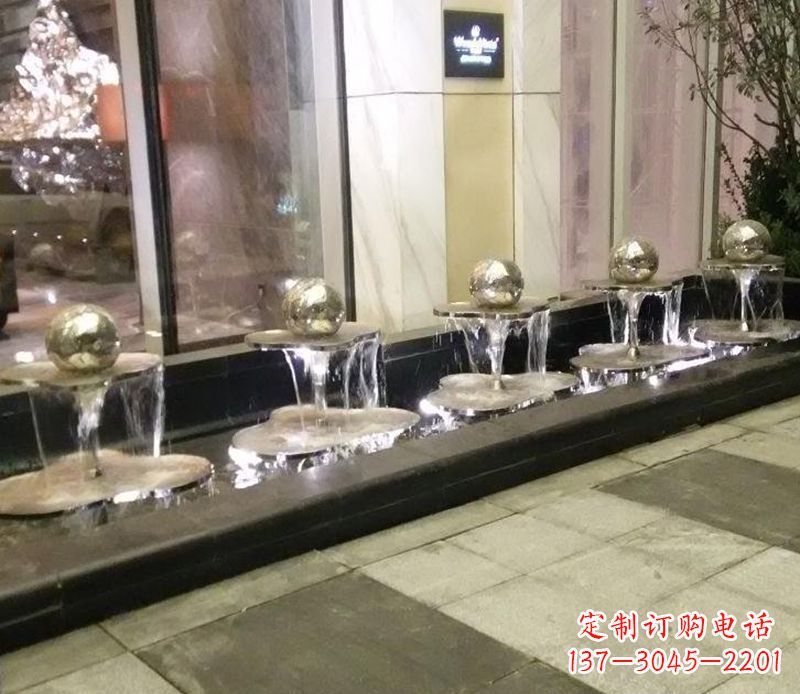 常州不锈钢小喷泉雕塑——美化环境的艺术
