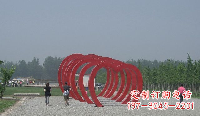 常州不锈钢心形拱门雕塑美丽而神圣