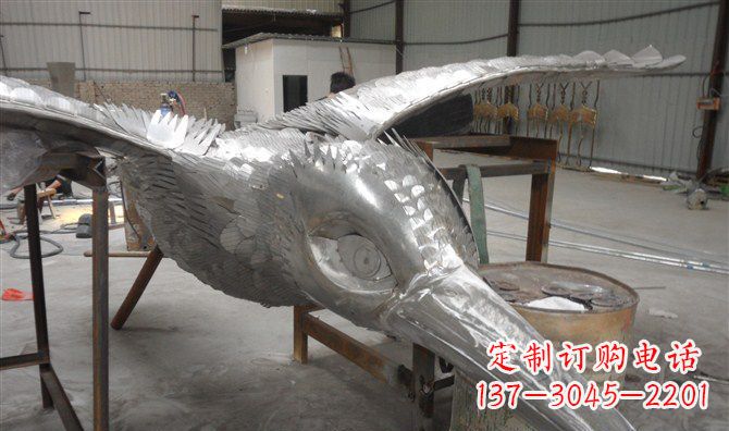 常州不锈钢雄鹰展翅——自由之翼的象征