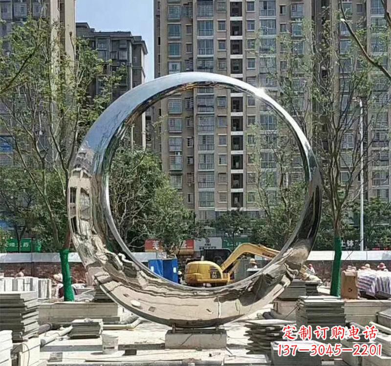 常州不锈钢艺术圆环雕塑——艺术的精粹