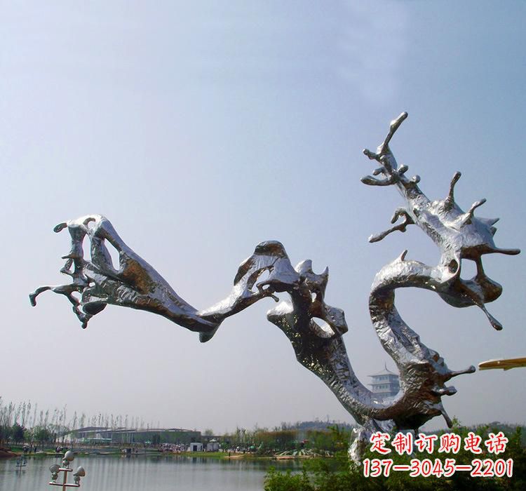 常州不锈钢水滴雕塑体现自然之美