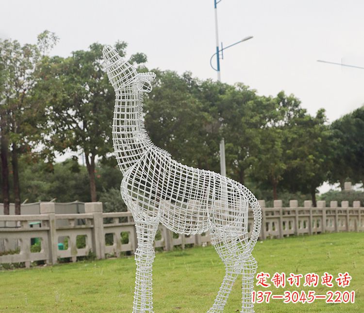 常州不锈钢长颈鹿雕塑——艺术精美的象征