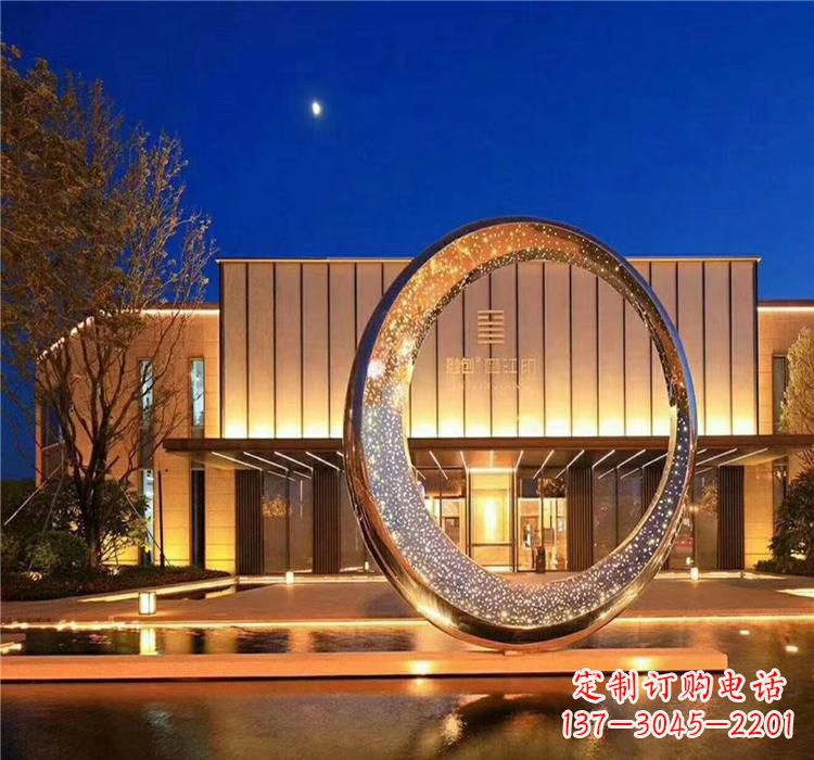 常州不锈钢圆环雕塑2