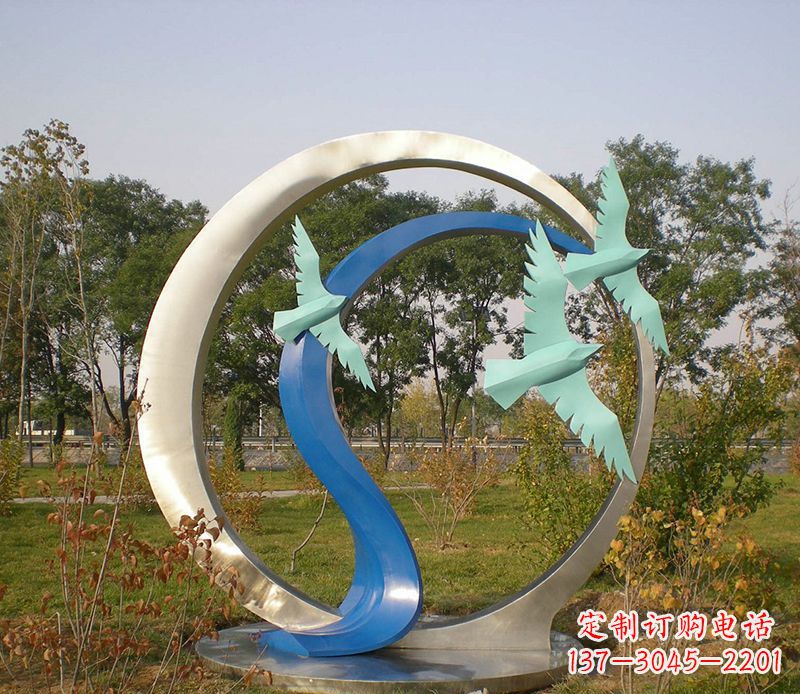 常州不锈钢圆环雕塑精致而优雅