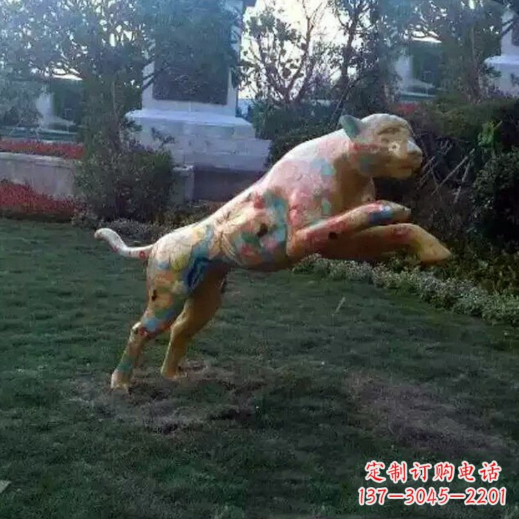 常州豹子玻璃钢雕塑——精美动物摆件