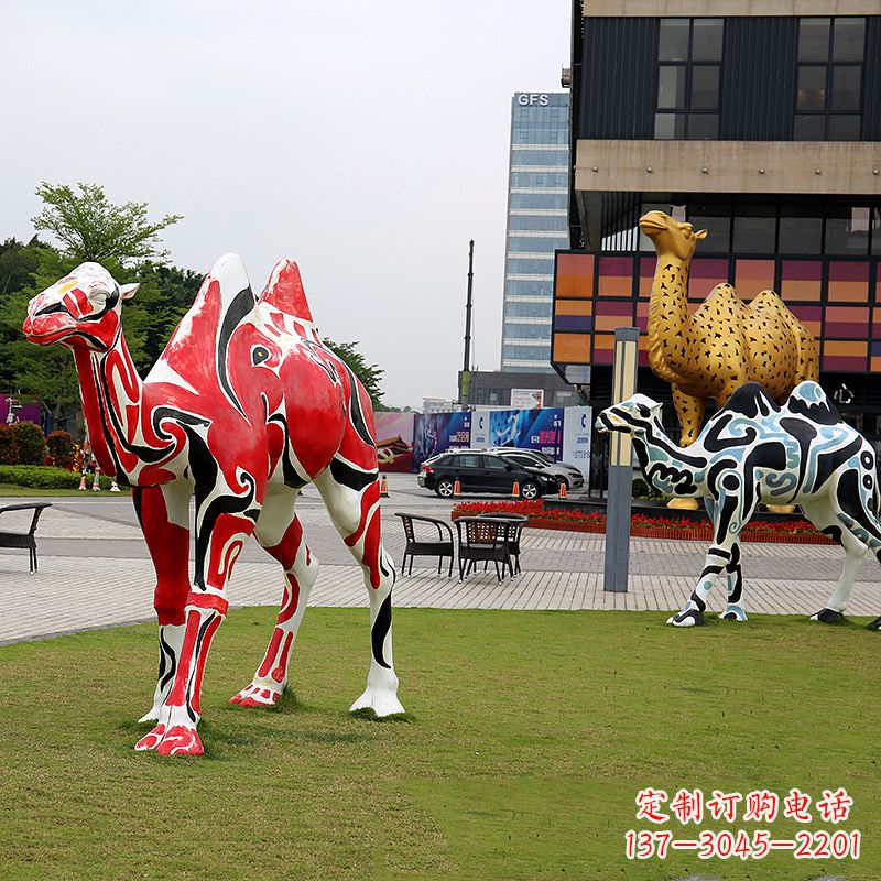 常州彩绘骆驼不锈钢雕塑城市园林的精美装饰