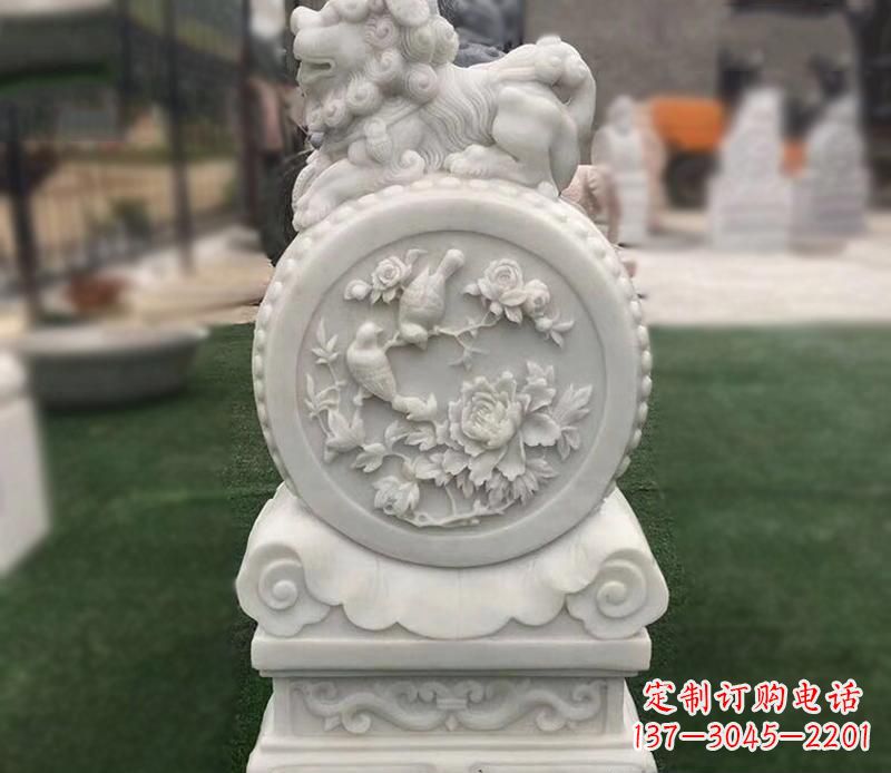 常州草白玉麒麟浮雕门墩