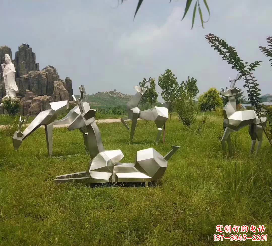 常州不锈钢锻造的小鹿雕塑