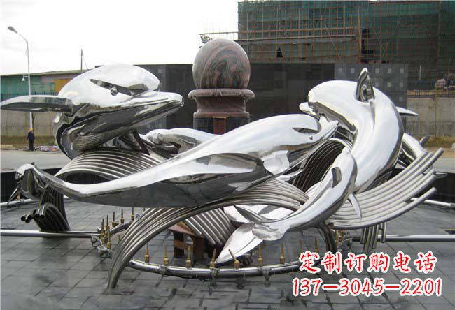 常州城市中的海豚雕塑