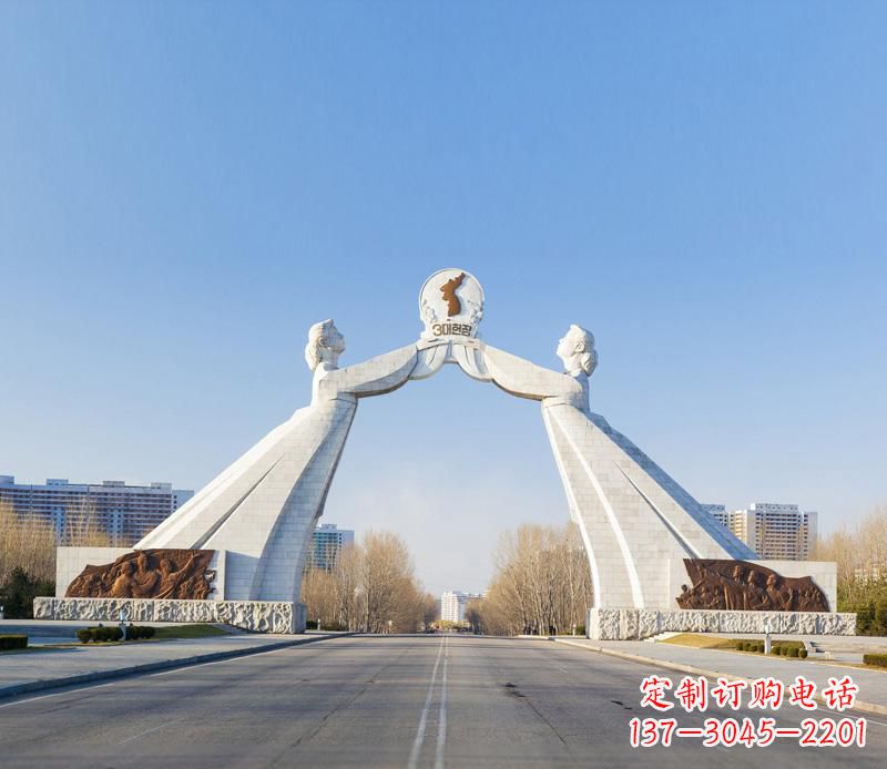 常州城市街道的拱门雕塑——让城市更加精彩
