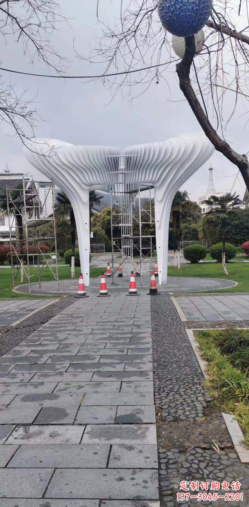 常州拱门雕塑融入现代设计的古典美感