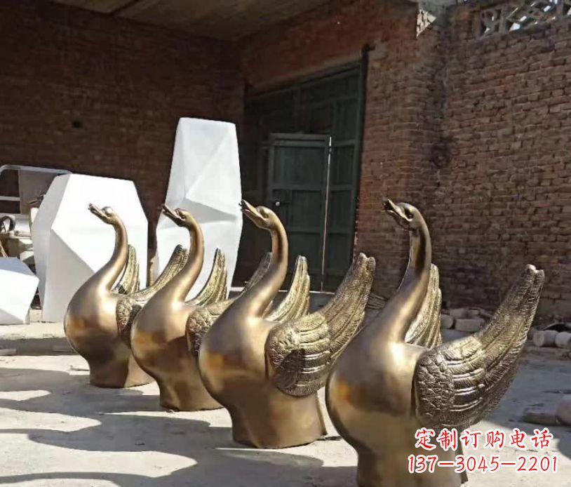 常州抽象广场天鹅铜雕