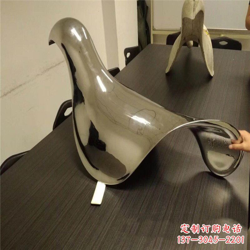 常州鸽子雕塑——精致的抽象艺术