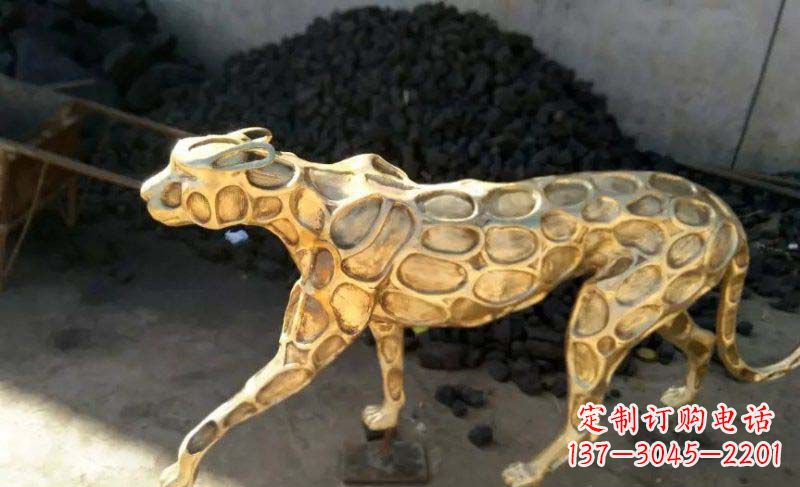 常州雄健的豹雕塑