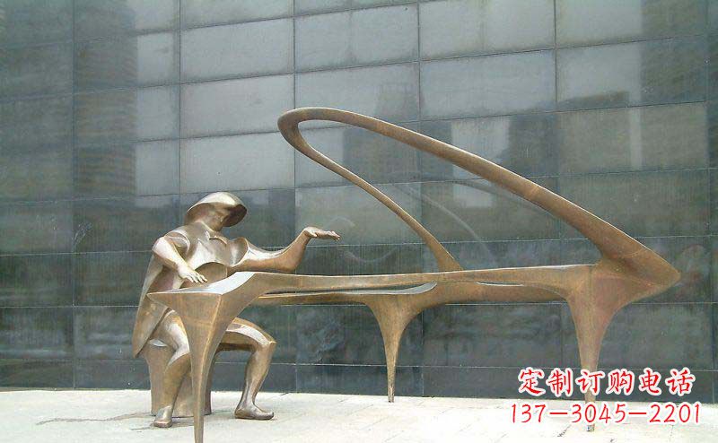 常州抽象人物弹钢琴街边景观铜雕