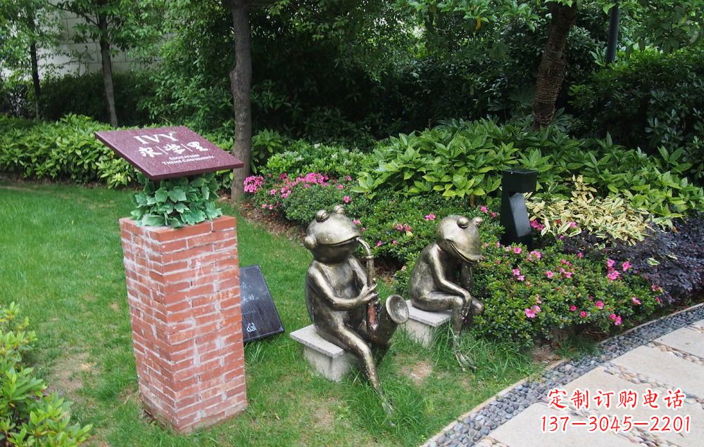 常州青蛙雕塑传承萨克斯文化的艺术精品