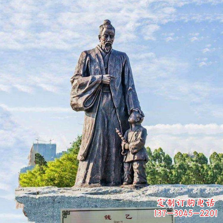 常州纯铜钱乙雕像传承历史的象征