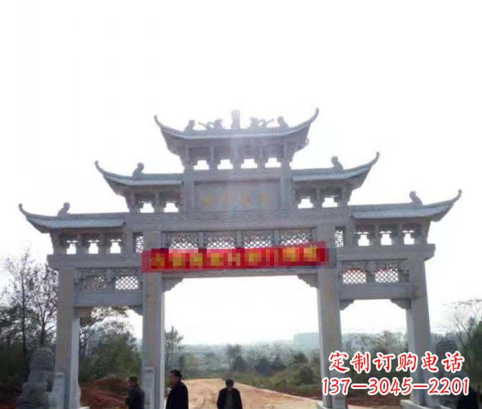 常州村庄三门石雕牌楼