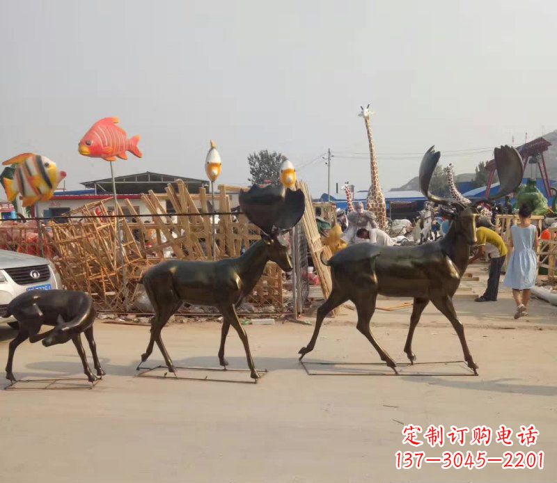 常州大角鹿群铜雕