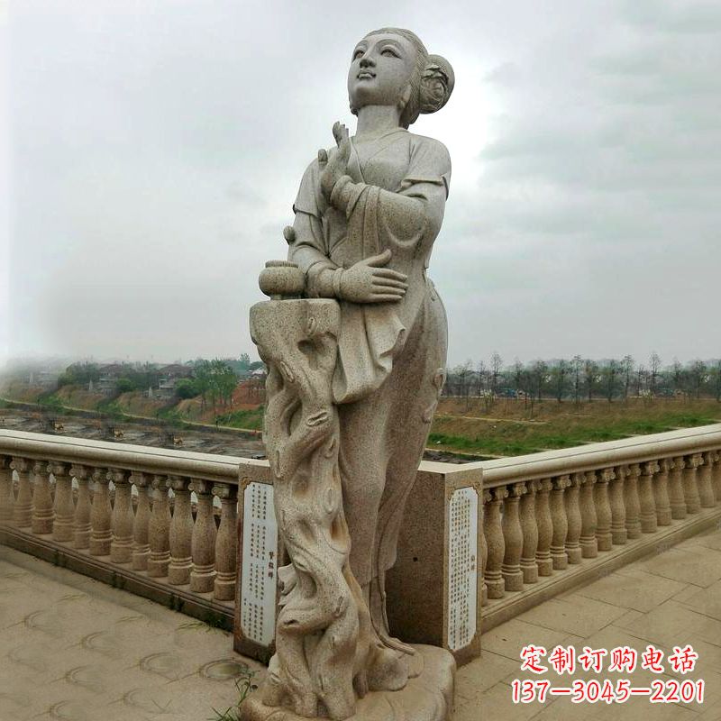常州公园广场的貂蝉雕塑古代四大美女之一