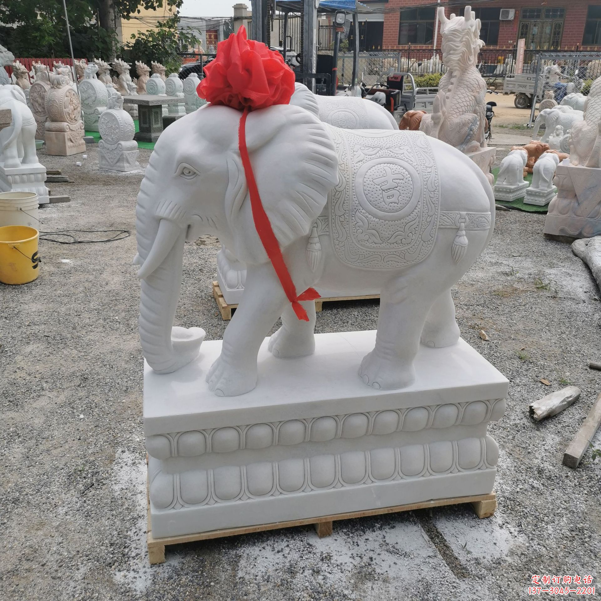 常州迷人的大象石雕卧姿