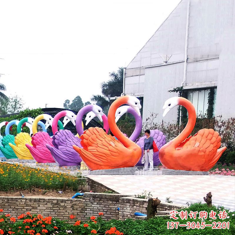 常州高雅大型彩色玻璃钢天鹅雕塑